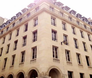 Bureau privé 10 m² 4 postes Coworking Rue de la Bourse Paris 75002 - photo 3
